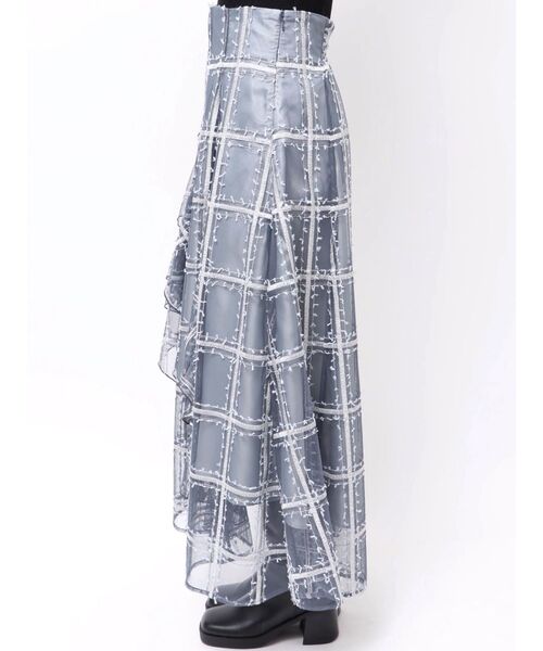 MERCURYDUO（マーキュリーデュオ）の「アシメヘムラッフルフレアスカート（スカート・レディース・ネイビー/オフホワイト・SMALL/MEDIUM）」の13枚目の写真