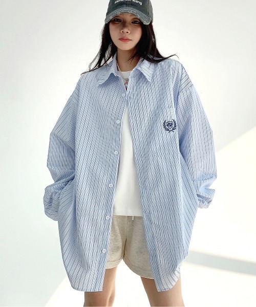 SHEENA(シーナ)の「ワンポイント刺繍ゆったりストライプシャツ(シャツ/ブラウス・レディース・サックスブルー・M)」の3枚目の写真