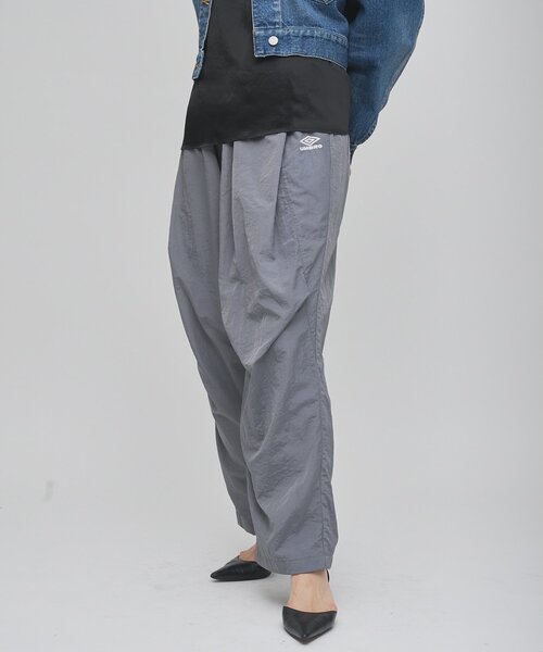 UMBRO(アンブロ)の「【umbro×Whim Gazette】 トラックパンツ(その他パンツ・レディース・ベージュ/グレー・FREE)」の7枚目の写真