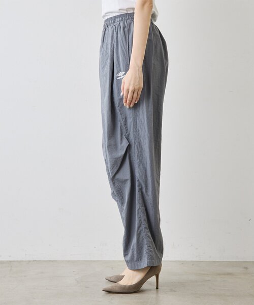 UMBRO(アンブロ)の「【umbro×Whim Gazette】 トラックパンツ(その他パンツ・レディース・ベージュ/グレー・FREE)」の18枚目の写真