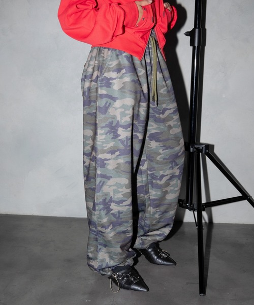 3.3 Field Trip (3.3フィールドトリップ)の「【セットアップ着用可能】3.3 Field Trip/バックワッペンスウェットパンツ(スウェットパンツ・レディース・ブラック/グリーン系カモフラージュ/レッド/グレー系カモフラージュ/グレー/ネイビー・FREE)」の16枚目の写真