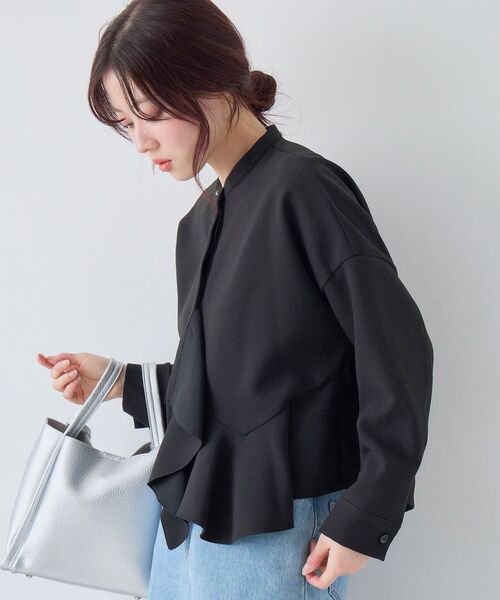 le.coeur blanc(ルクールブラン)の「《WEB限定アイテム》アシメフリルブラウスブルゾン(ブルゾン・レディース・ベージュ/ブラック・38)」の8枚目の写真
