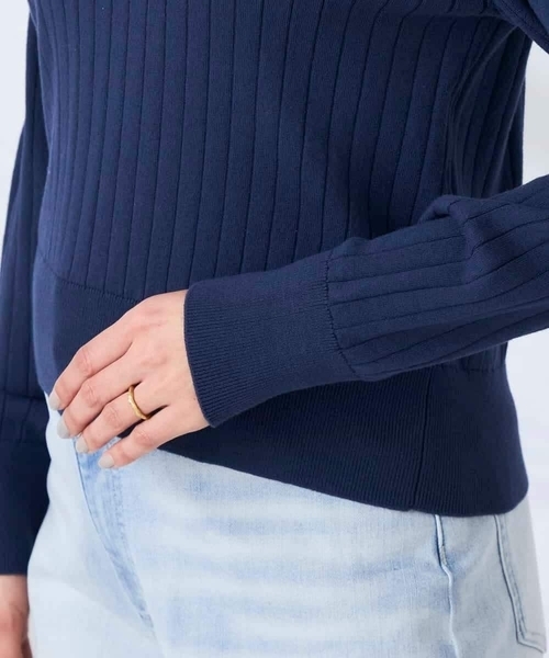 a.v.v（アーヴェヴェ）の「ワイドリブポロニット（ニット/セーター・レディース・ネイビー/クリーム・39）」の10枚目の写真