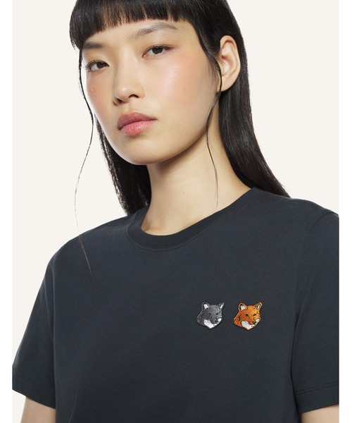 Maison Kitsune(メゾンキツネ)の「DOUBLE FOX HEAD REGULAR TEE-SHIRT(Tシャツ/カットソー・レディース・ホワイト系その他/ブラック/スモークピンク・M/XS/XL/S/L)」の3枚目の写真