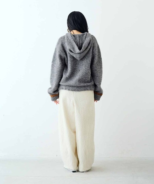 MEDE19F(メデジュウキュウ)の「MEDE19F 配色ライン遣いのミックスニットフーディー(ニット/セーター・レディース・ライトベージュ/グレー・M/L/LL)」の11枚目の写真