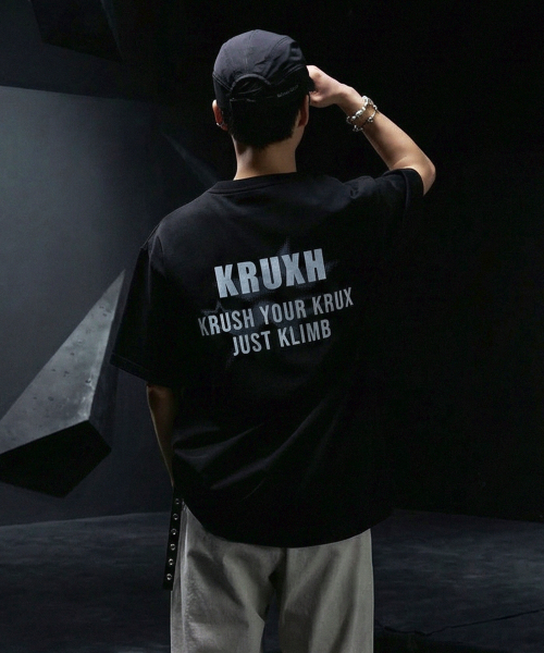 KRUXH(クルクス)の「スローガン スター セミオーバーフィット 半袖Tシャツ ブラック(Tシャツ/カットソー・レディース・その他・1/2/3)」の5枚目の写真