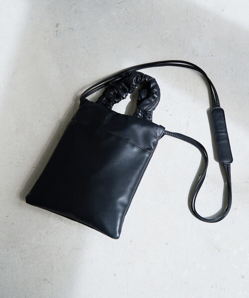 coen（コーエン）の「2wayギャザーハンドル巾着ショルダーバッグ（ショルダーバッグ・レディース・オフホワイト/ブラック/ブラウン・FREE）」の2枚目の写真