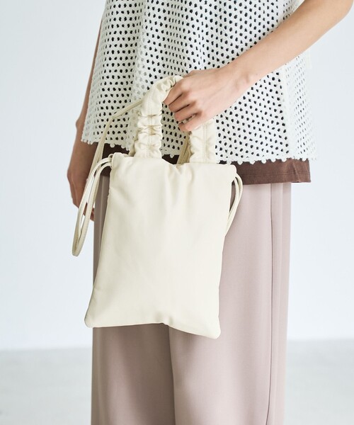 coen（コーエン）の「2wayギャザーハンドル巾着ショルダーバッグ（ショルダーバッグ・レディース・オフホワイト/ブラック/ブラウン・FREE）」の10枚目の写真