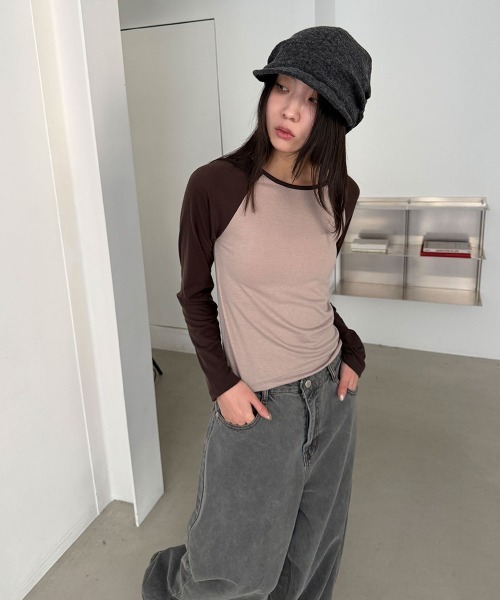 4INT.(フォイント)の「バイカラー ラグランスリーブ 長袖 Tシャツ(Tシャツ/カットソー・レディース・ブラック/レッド/ブラウン/ネイビー・FREE)」の5枚目の写真