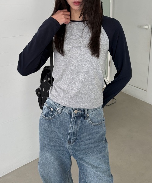 4INT.(フォイント)の「バイカラー ラグランスリーブ 長袖 Tシャツ(Tシャツ/カットソー・レディース・ブラック/レッド/ブラウン/ネイビー・FREE)」の13枚目の写真