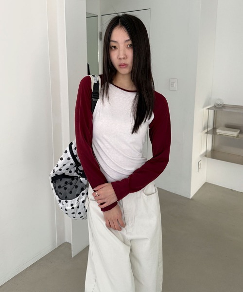 4INT.(フォイント)の「バイカラー ラグランスリーブ 長袖 Tシャツ(Tシャツ/カットソー・レディース・ブラック/レッド/ブラウン/ネイビー・FREE)」の21枚目の写真