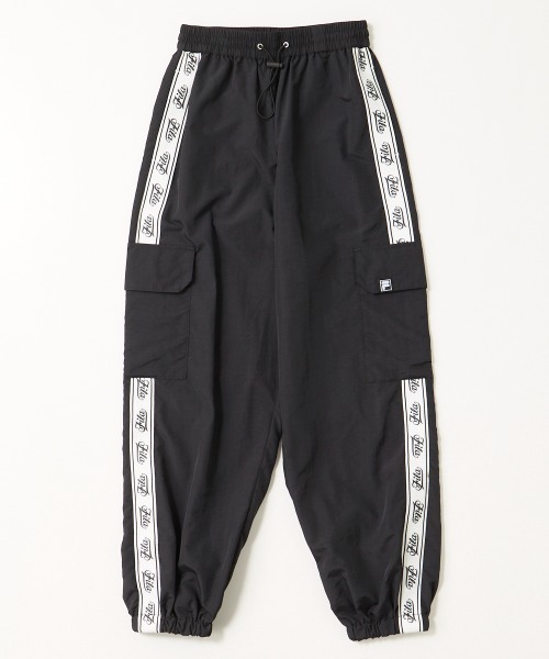 FILA(フィラ)の「サイドライン ナイロンロングパンツ(その他パンツ・キッズ・チャコールグレー/ブラック/ピンク・120/130/160/150/140/110)」の2枚目の写真