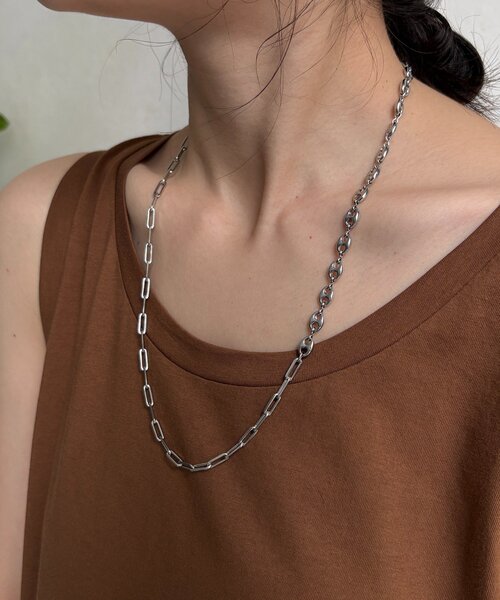 DouDou（ドゥドゥ）の「ミドルミックスチェーンマンテルネックレス（ネックレス・レディース・ゴールド/シルバー・FREE）」の2枚目の写真