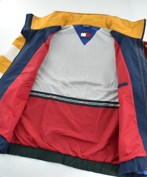 TOMMY HILFIGER(トミーヒルフィガー)の「【USED】90’s TOMMY HILFIGER セーリング ギアジャケット(ナイロンジャケット・メンズ・ネイビー・X-LARGE)」の2枚目の写真