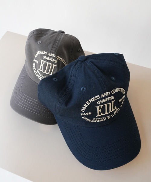 ammy.(エイミードット)の「【 BARELY BLUE / ベアリーブルー 】 ロゴ 刺繍 コットン ベーシックキャップ(キャップ・レディース・ネイビー/アイボリー/ブラック/グレー・FREE)」の6枚目の写真