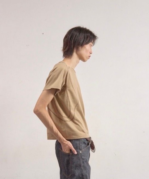 NVRFRGT(ネヴァーフォーゲット)の「Panelled Half Sleeve T-Shirt(Tシャツ/カットソー・メンズ・ブルー/ベージュ・1/3/2)」の3枚目の写真