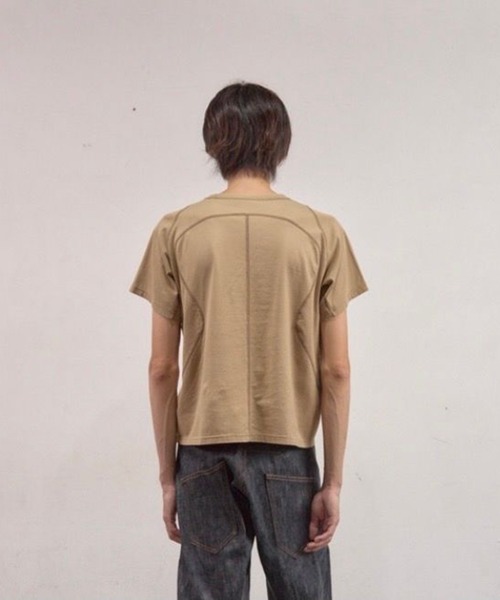 NVRFRGT(ネヴァーフォーゲット)の「Panelled Half Sleeve T-Shirt(Tシャツ/カットソー・メンズ・ブルー/ベージュ・1/3/2)」の4枚目の写真