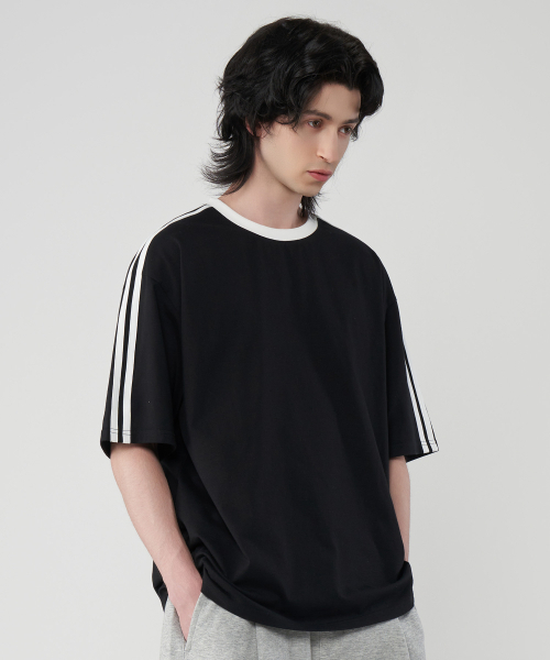 UNTAPPED STUDIO（アンタップドスタジオ）の「オーバーサイズトラック半袖配色Tシャツ 3カラー（Tシャツ/カットソー・レディース・ブラック/ネイビー/ホワイト・S/M(95)/L/XL）」の4枚目の写真