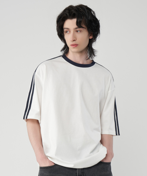 UNTAPPED STUDIO（アンタップドスタジオ）の「オーバーサイズトラック半袖配色Tシャツ 3カラー（Tシャツ/カットソー・レディース・ブラック/ネイビー/ホワイト・S/M(95)/L/XL）」の5枚目の写真
