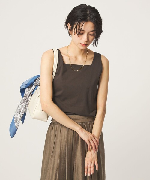 green label relaxing(グリーンレーベルリラクシング)の「2WAY タンクトップ(Tシャツ/カットソー・レディース・ダークブラウン/ホワイト/ナチュラル/モカ・FREE)」の5枚目の写真
