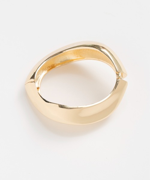 MAISON SPECIAL(メゾンスペシャル)の「Irregular shape bangle/変形ボリュームバングル(バングル/リストバンド・レディース・シルバー/ゴールド・FREE)」の6枚目の写真