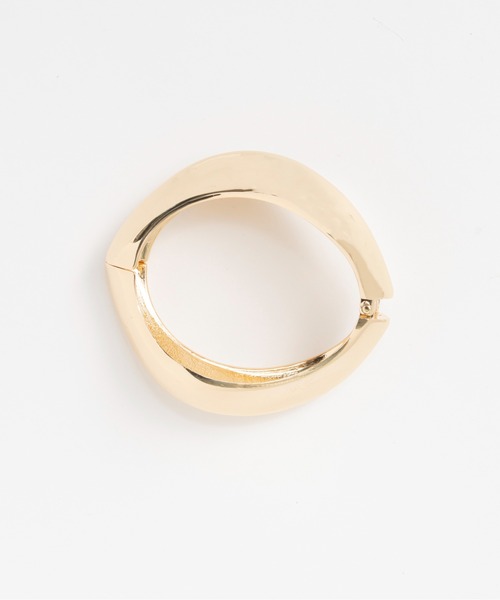 MAISON SPECIAL(メゾンスペシャル)の「Irregular shape bangle/変形ボリュームバングル(バングル/リストバンド・レディース・シルバー/ゴールド・FREE)」の7枚目の写真