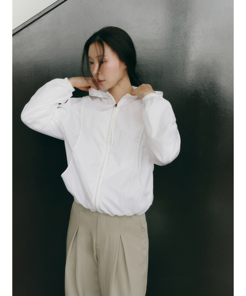 Yuje（ユジェ）の「OVERLAY ANORAK (White)（ナイロンジャケット・レディース・その他・FREE）」の3枚目の写真