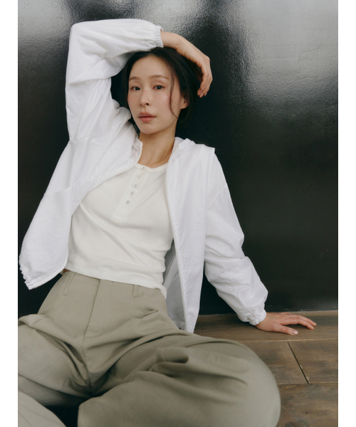 Yuje（ユジェ）の「OVERLAY ANORAK (White)（ナイロンジャケット・レディース・その他・FREE）」の6枚目の写真