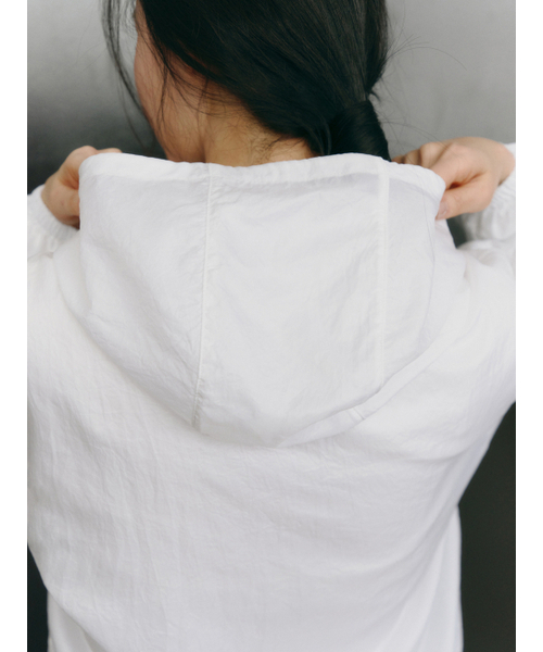 Yuje（ユジェ）の「OVERLAY ANORAK (White)（ナイロンジャケット・レディース・その他・FREE）」の7枚目の写真