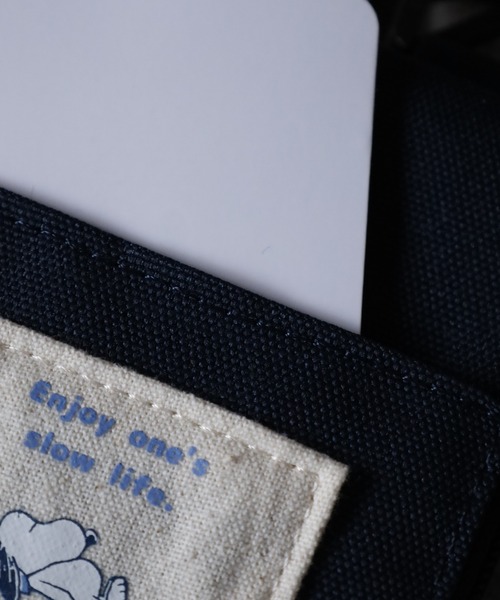 FUNALIVE（ファンアライブ）の「SNOOPY スヌーピー パスケース ポーチ カラビナ（パスケース・レディース・ネイビー/ベージュ・FREE）」の8枚目の写真