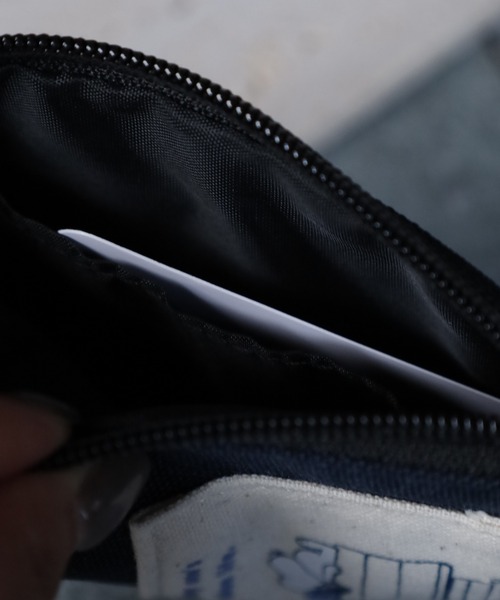 FUNALIVE（ファンアライブ）の「SNOOPY スヌーピー パスケース ポーチ カラビナ（パスケース・レディース・ネイビー/ベージュ・FREE）」の12枚目の写真