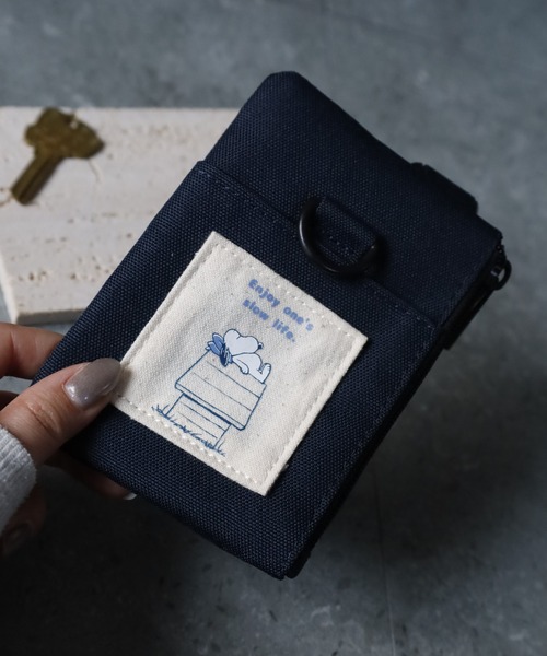 FUNALIVE（ファンアライブ）の「SNOOPY スヌーピー パスケース ポーチ カラビナ（パスケース・レディース・ネイビー/ベージュ・FREE）」の13枚目の写真