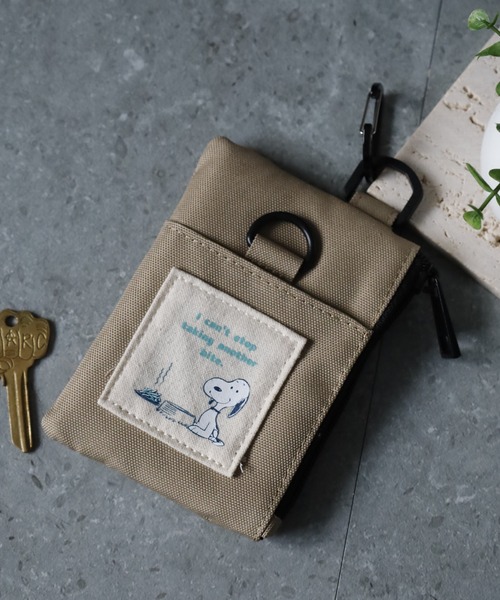 FUNALIVE（ファンアライブ）の「SNOOPY スヌーピー パスケース ポーチ カラビナ（パスケース・レディース・ネイビー/ベージュ・FREE）」の3枚目の写真