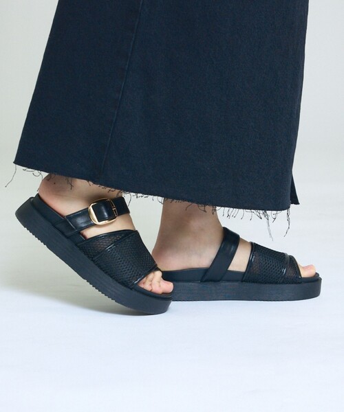 Au BANNISTER（オゥバニスター）の「【販売店舗限定】ワイドベルトサンダル（サンダル・レディース・ブラック/ブルー/アイボリー・S/M/L）」の20枚目の写真