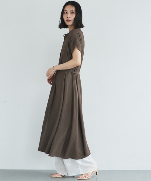 Doux archives（ドゥアルシーヴ）の「ウォッシャブルリネンライクバンドカラーシャツワンピーズ（ワンピース・レディース・ベージュ/ブラック/ブラウン・FREE）」の7枚目の写真
