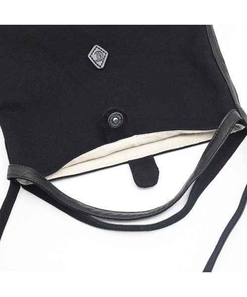 CLEDRAN(クレドラン)の「【付属 羊革】CL3989 HAND&WORK CANVAS CYLINDER BAG(ショルダーバッグ・レディース・ブラック/オフホワイト・FREE)」の8枚目の写真