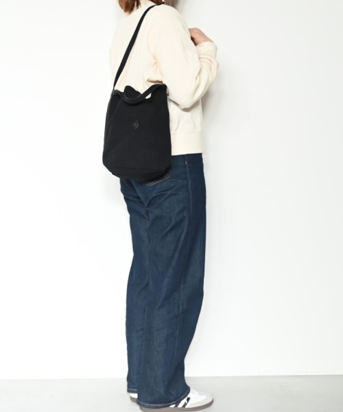 CLEDRAN(クレドラン)の「【付属 羊革】CL3989 HAND&WORK CANVAS CYLINDER BAG(ショルダーバッグ・レディース・ブラック/オフホワイト・FREE)」の12枚目の写真
