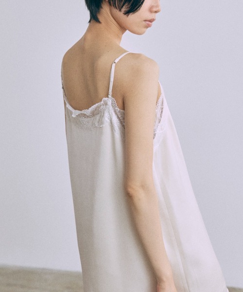 EN NEUME（エンノイム）の「Silky Lace Cami Dress（ワンピース・レディース・ピンク/ブルー/アイボリー・FREE）」の5枚目の写真