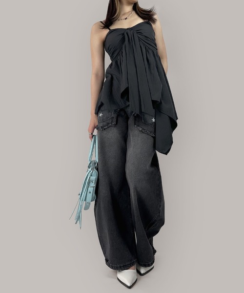 MATU:TA(マトゥータ)の「【リボンアレンジ】アシメキャミブラウス / きれいめ シャツ アシンメトリー カップ付き バックゴム シャーリング 韓国 海外ガール キャミソール リボン 取り外し可能 フリル 3カラー ブラック ホワイト ブルー(キャミソール・レディース・ブラック/ブルー/ホワイト・FREE)」の12枚目の写真