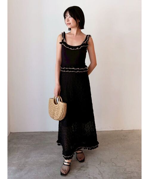 LAGUNAMOON(ラグナムーン)の「フリルバイカラーニットワンピース 【夏服】(ワンピース・レディース・ブラック/ベージュ/カーキ・MEDIUM/SMALL)」の1枚目の写真