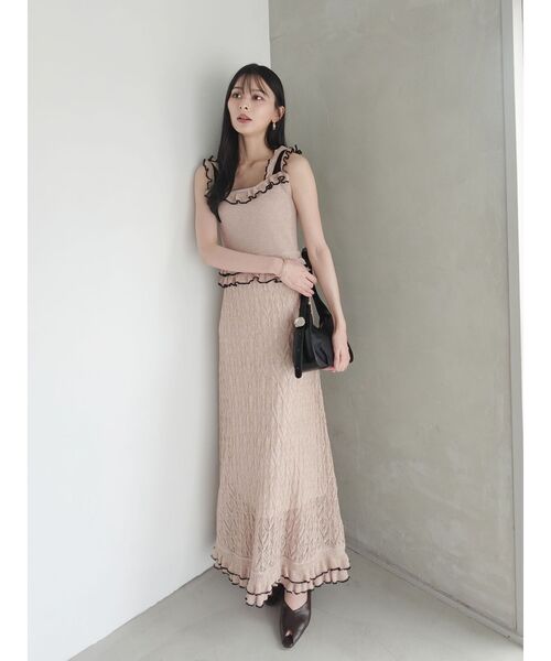 LAGUNAMOON(ラグナムーン)の「フリルバイカラーニットワンピース 【夏服】(ワンピース・レディース・ブラック/ベージュ/カーキ・MEDIUM/SMALL)」の11枚目の写真