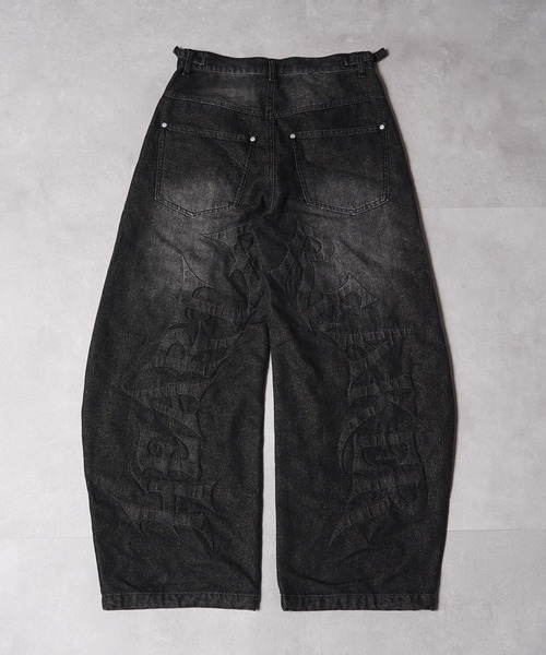 1111clothing(ワンフォークロージング)の「シャイニーデニム エンボス バレルバギーパンツ / Shiny Denim Embossed Barrel Baggy Pants(デニムパンツ・メンズ・ブラック/サックスブルー/ネイビー・XL/L/M)」の6枚目の写真