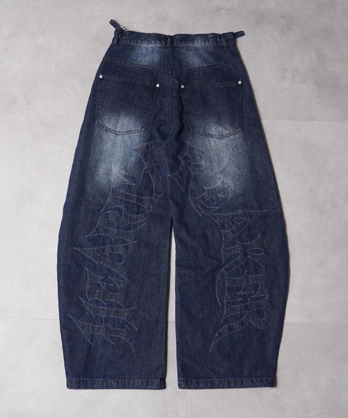1111clothing(ワンフォークロージング)の「シャイニーデニム エンボス バレルバギーパンツ / Shiny Denim Embossed Barrel Baggy Pants(デニムパンツ・メンズ・ブラック/サックスブルー/ネイビー・XL/L/M)」の15枚目の写真