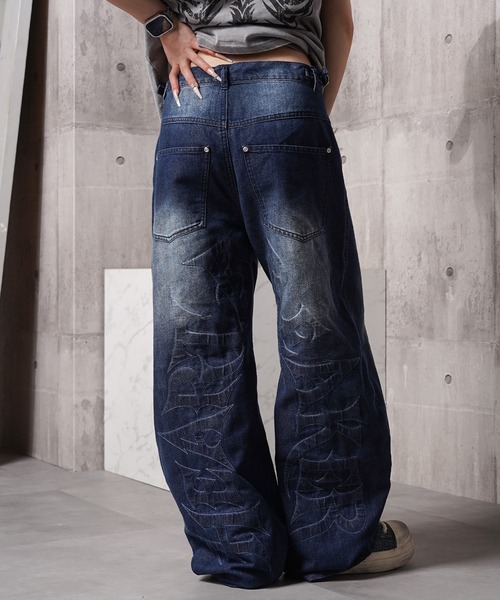 1111clothing(ワンフォークロージング)の「シャイニーデニム エンボス バレルバギーパンツ / Shiny Denim Embossed Barrel Baggy Pants(デニムパンツ・メンズ・ブラック/サックスブルー/ネイビー・XL/L/M)」の19枚目の写真