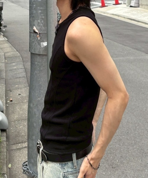 Never mind the XU / Chikashitsu+（ネバーマインド ザ エックスユー / チカシツプラス）の「【nmtc+】tight tank top (3color) / 【エヌエムティーシープラス】タイトタンクトップ（タンクトップ・メンズ・アイボリー/グレー/ブラック・ONE SIZE）」の9枚目の写真