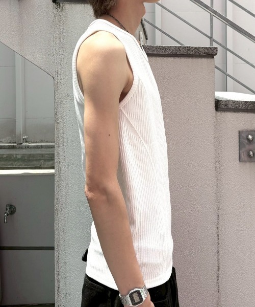 Never mind the XU / Chikashitsu+（ネバーマインド ザ エックスユー / チカシツプラス）の「【nmtc+】tight tank top (3color) / 【エヌエムティーシープラス】タイトタンクトップ（タンクトップ・メンズ・アイボリー/グレー/ブラック・ONE SIZE）」の16枚目の写真