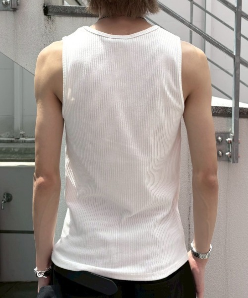 Never mind the XU / Chikashitsu+（ネバーマインド ザ エックスユー / チカシツプラス）の「【nmtc+】tight tank top (3color) / 【エヌエムティーシープラス】タイトタンクトップ（タンクトップ・メンズ・アイボリー/グレー/ブラック・ONE SIZE）」の17枚目の写真