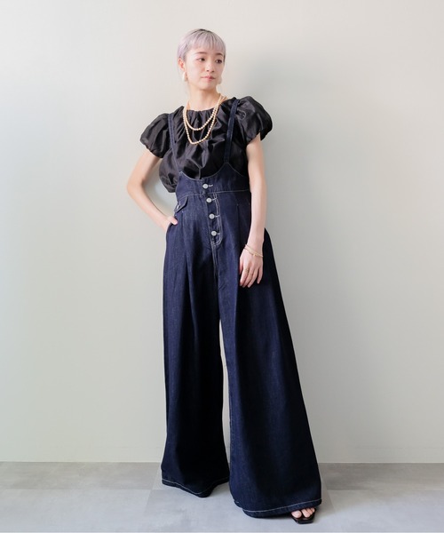 DOLLUPOOPS(ドールアップウップス)の「Flare Denim Salopette(フレアデニムサロペット)(サロペット/オーバーオール・レディース・ネイビー・MEDIUM)」の2枚目の写真
