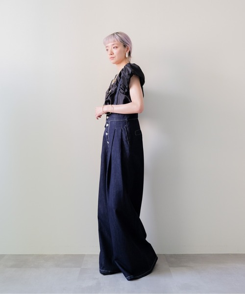 DOLLUPOOPS(ドールアップウップス)の「Flare Denim Salopette(フレアデニムサロペット)(サロペット/オーバーオール・レディース・ネイビー・MEDIUM)」の3枚目の写真