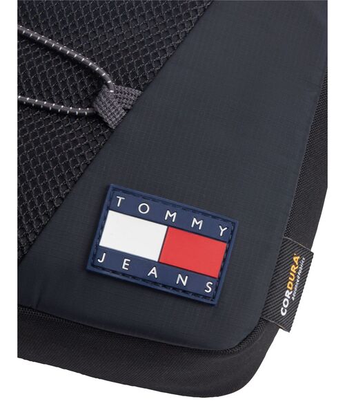 tommy jeans(トミー ジーンズ)の「アウトドアショルダーバッグ(ボディバッグ/ウエストポーチ・メンズ・ブラック・FREE)」の5枚目の写真